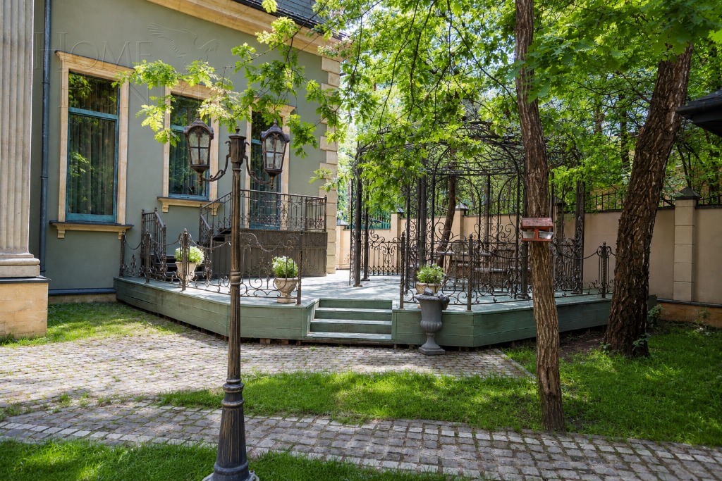 2-этажный коттедж 1 500 м² с отделкой