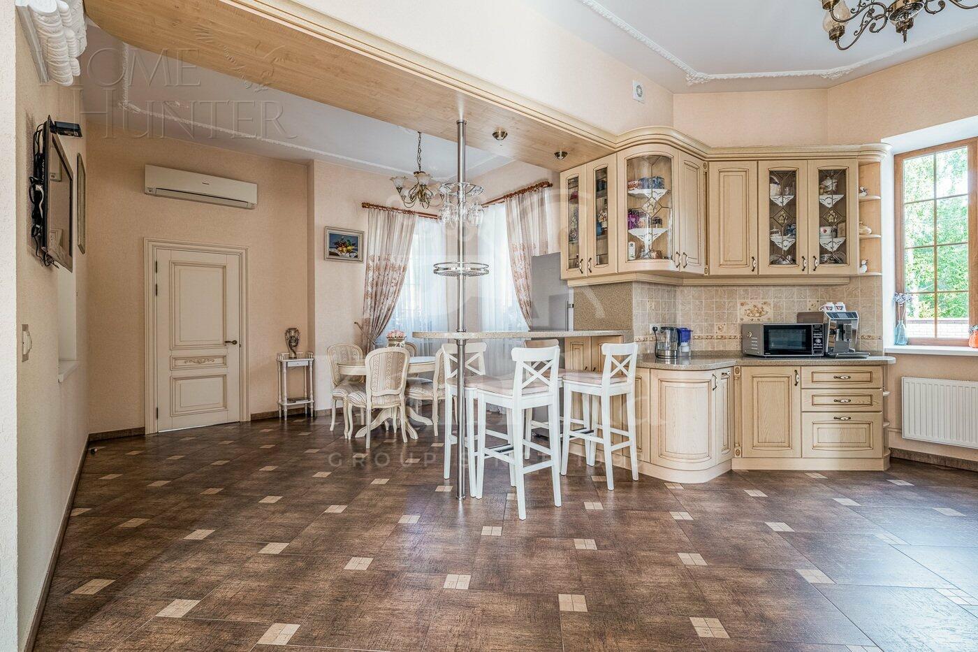 2-этажный коттедж 650 м² с отделкой