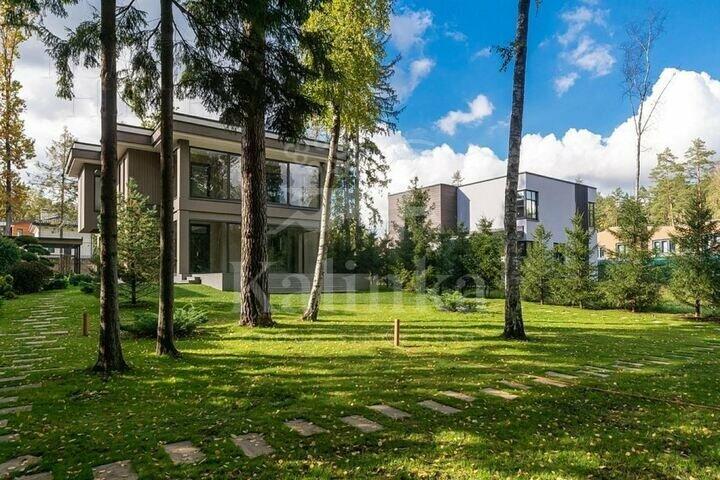 2-этажный коттедж 320 м² с отделкой