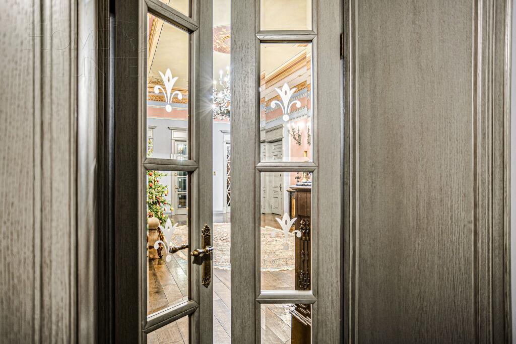 2-этажный коттедж 1 500 м² с отделкой