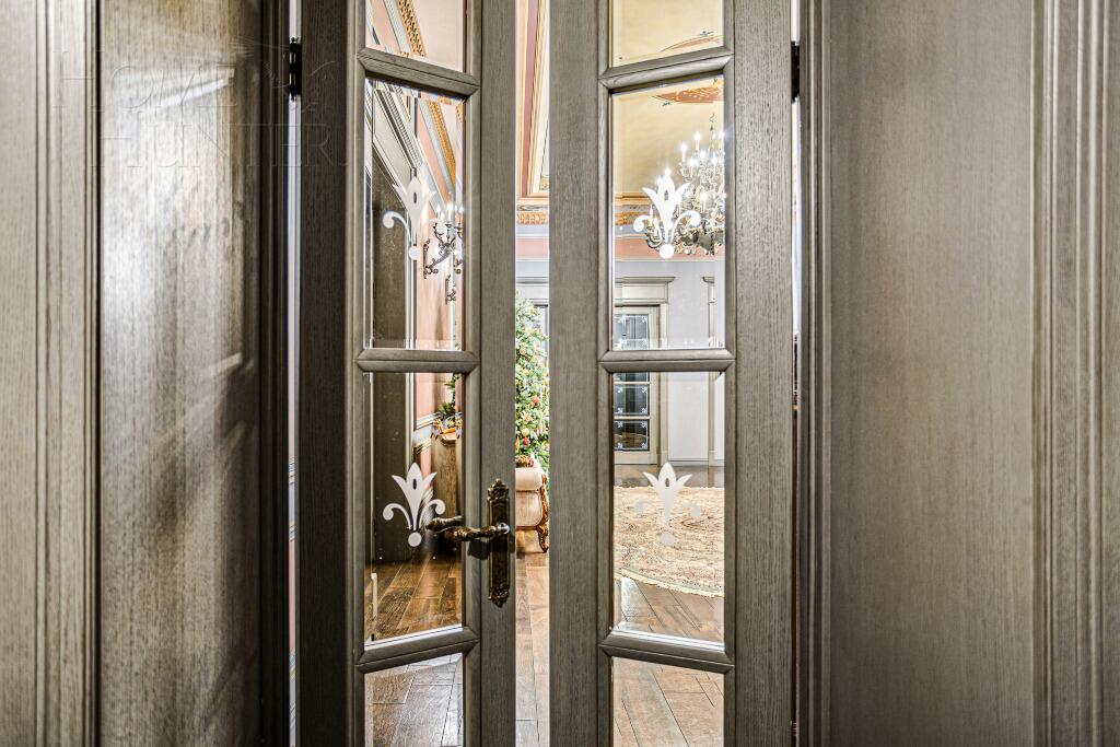 2-этажный коттедж 1 500 м² с отделкой