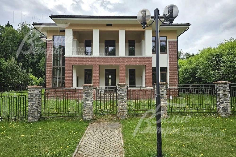 2-этажный коттедж 361 м² без отделки