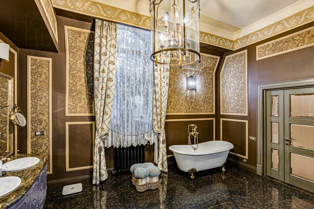2-этажный коттедж 1 500 м² с отделкой