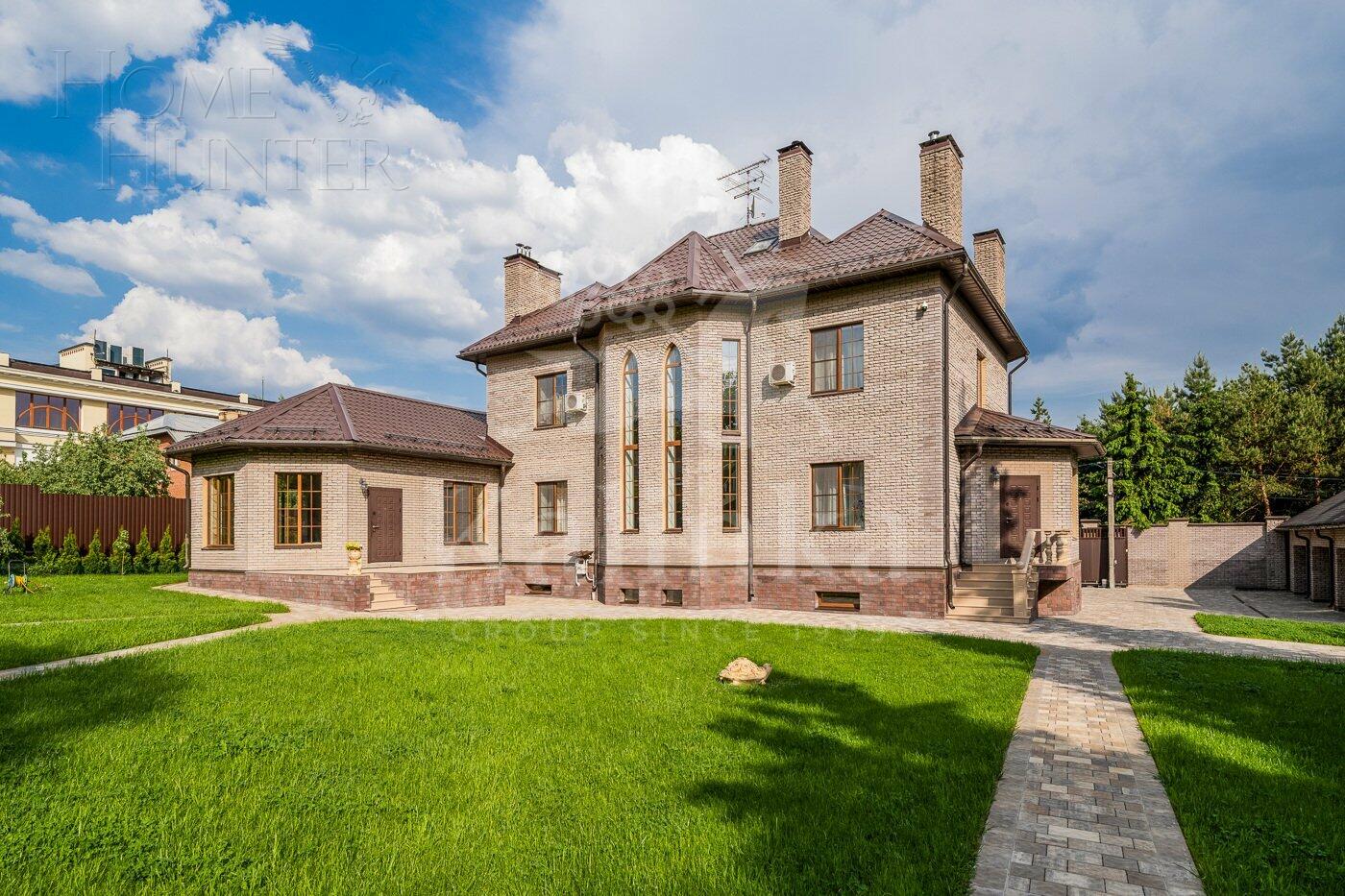 2-этажный коттедж 650 м² с отделкой