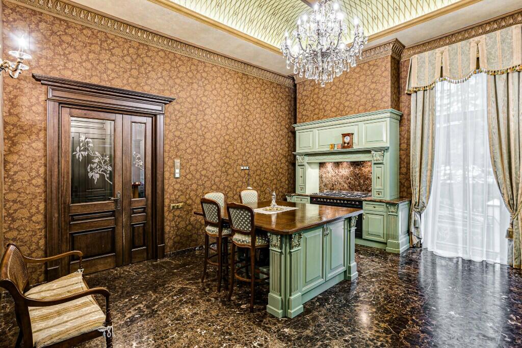 2-этажный коттедж 1 500 м² с отделкой