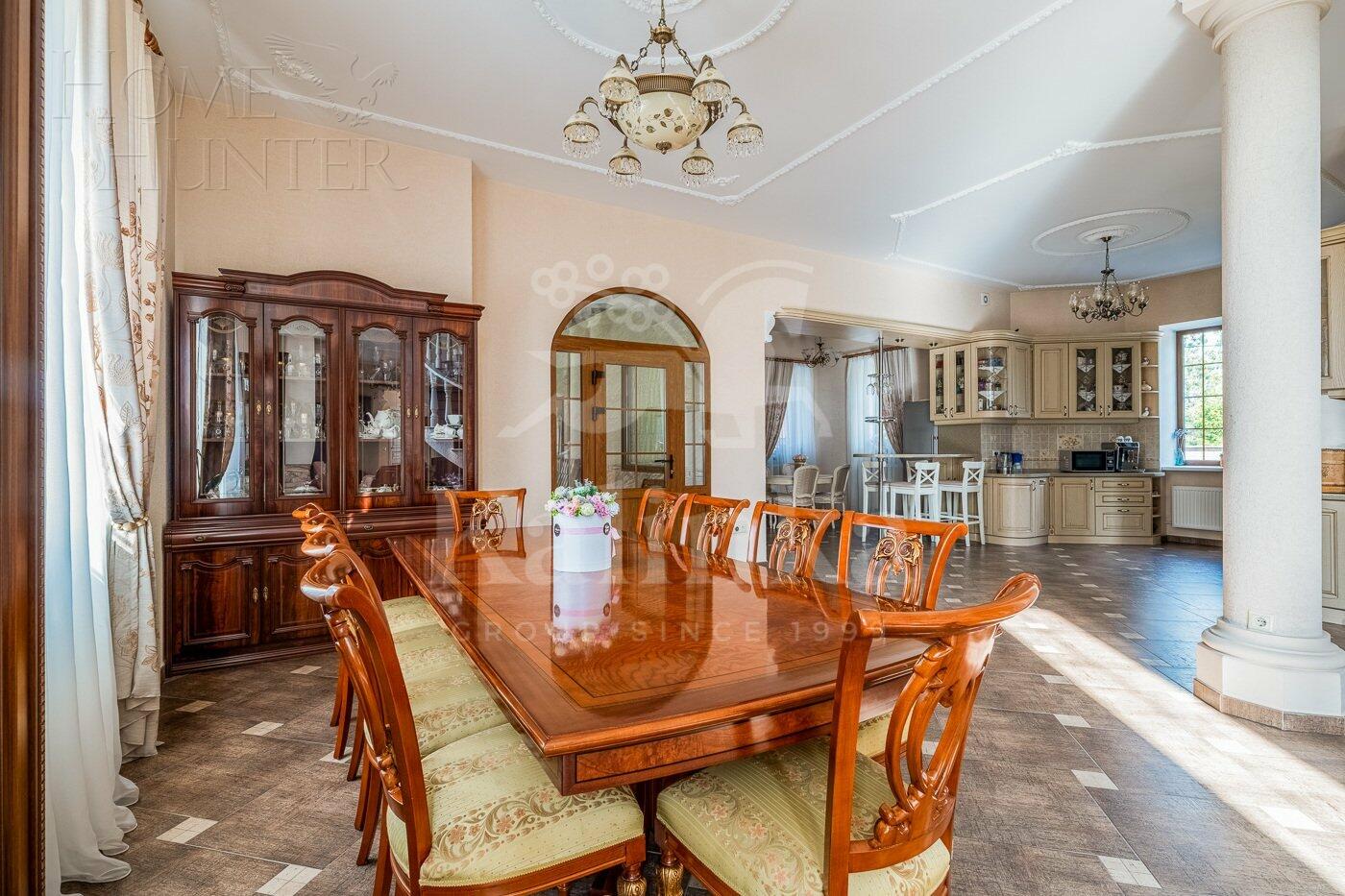 2-этажный коттедж 650 м² с отделкой