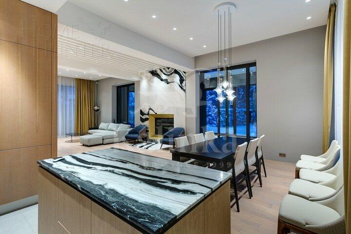 2-этажный коттедж 320 м² с отделкой