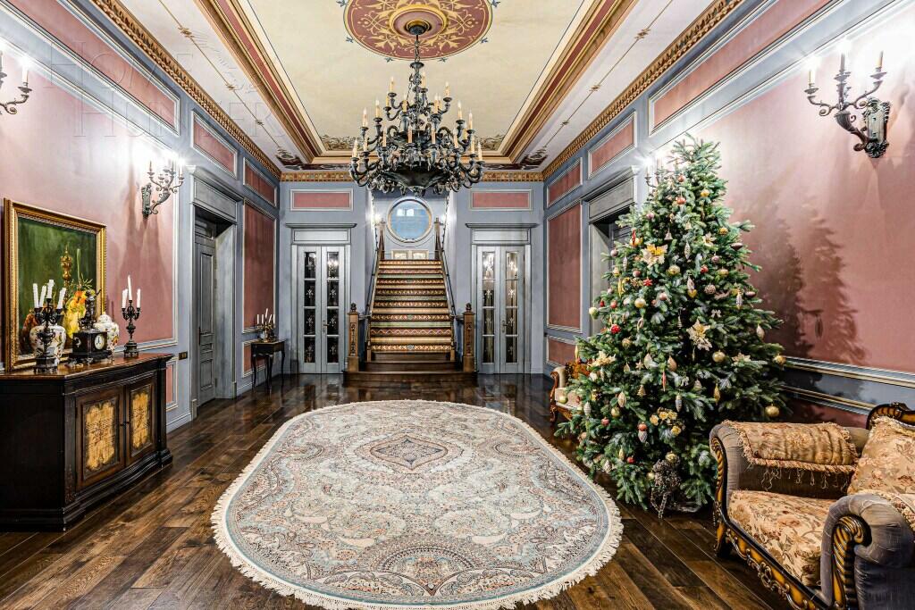 2-этажный коттедж 1 500 м² с отделкой