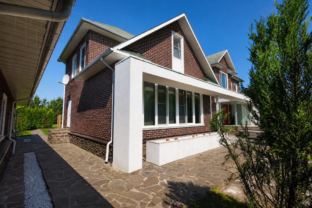 2-этажный коттедж 600 м² с отделкой