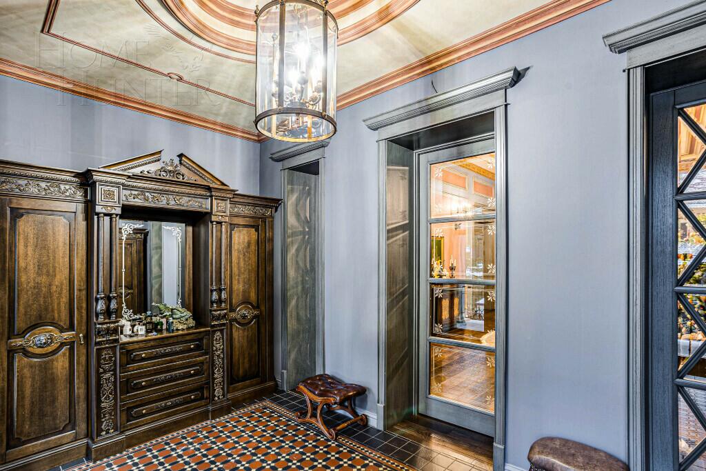 2-этажный коттедж 1 500 м² с отделкой