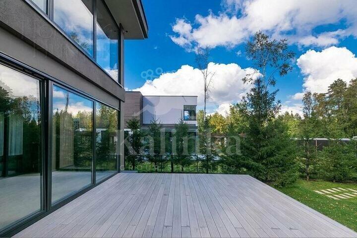 2-этажный коттедж 320 м² с отделкой