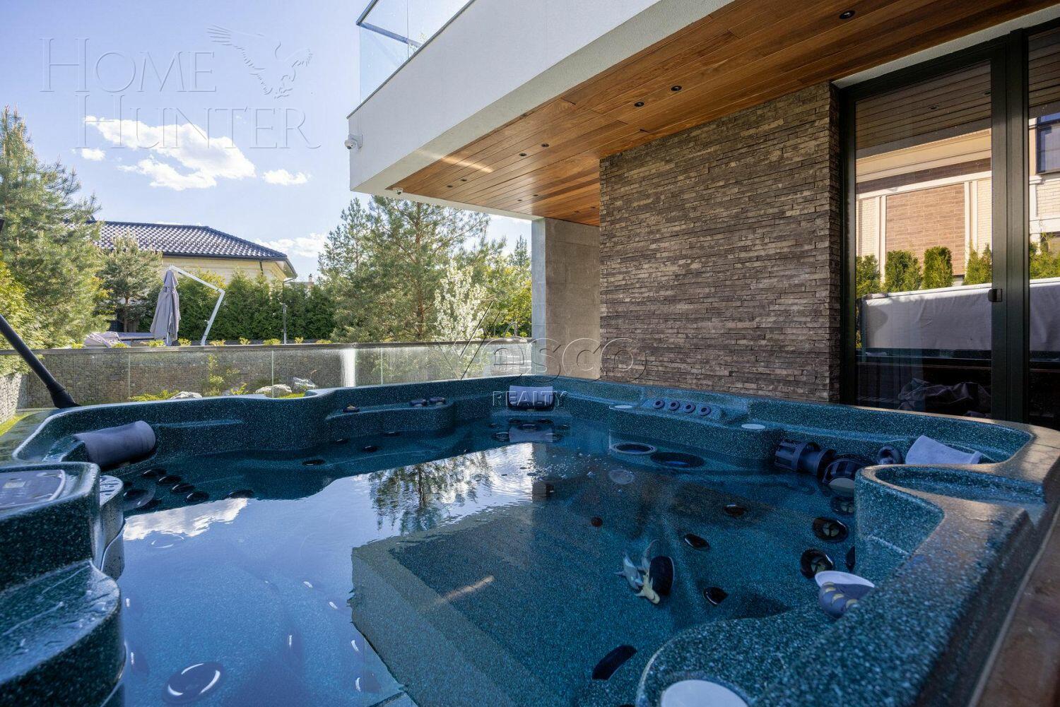 3-этажный коттедж 550 м² с отделкой