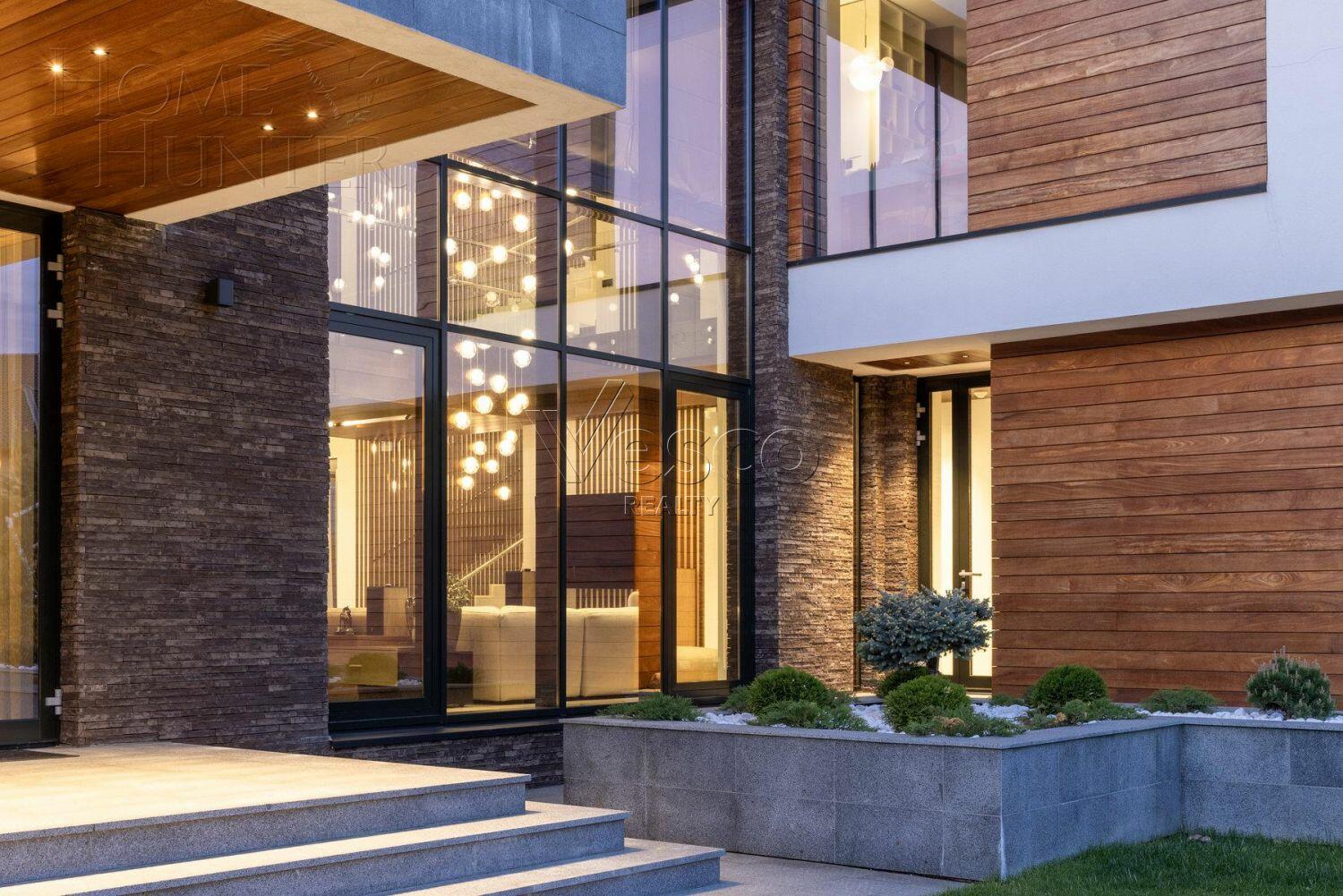 3-этажный коттедж 550 м² с отделкой