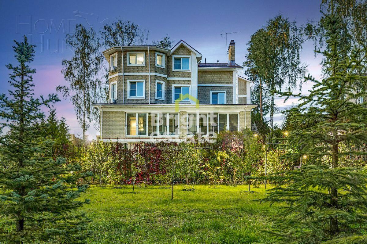 3-этажный коттедж 420 м² с отделкой