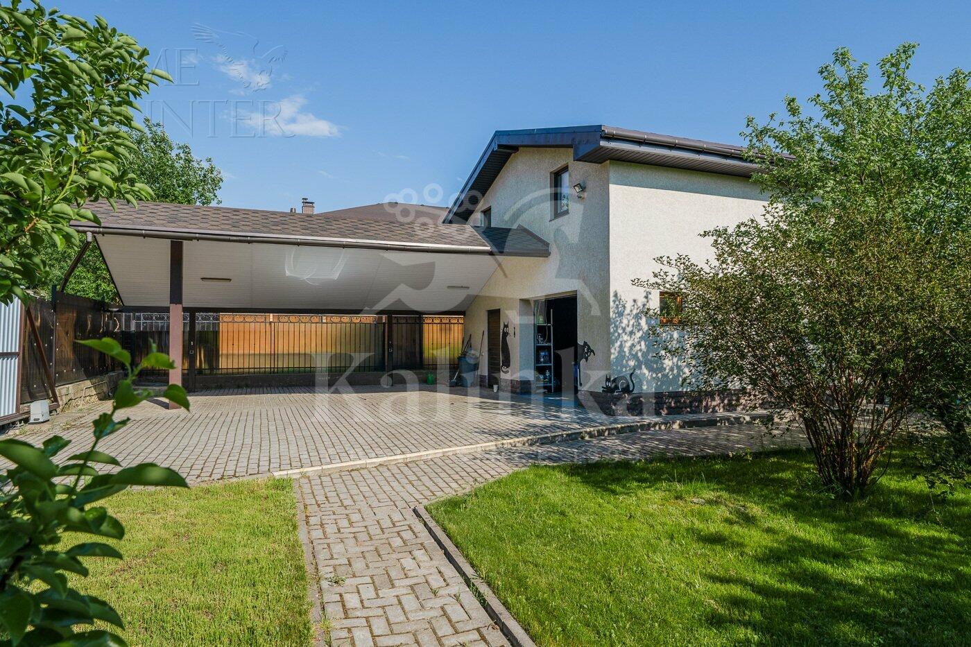 2-этажный коттедж 350 м² с отделкой