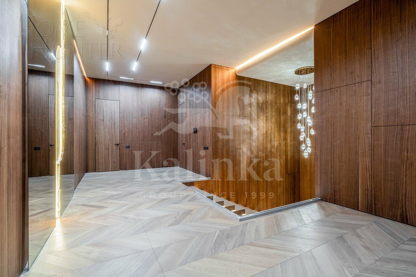 2-этажный коттедж 880 м² с отделкой