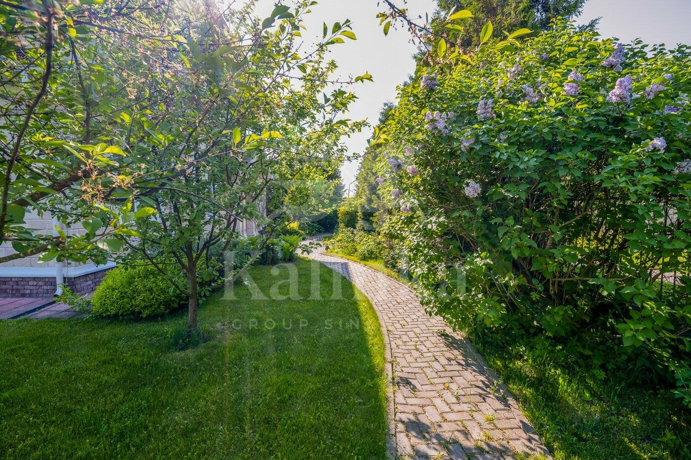 2-этажный коттедж 350 м² с отделкой