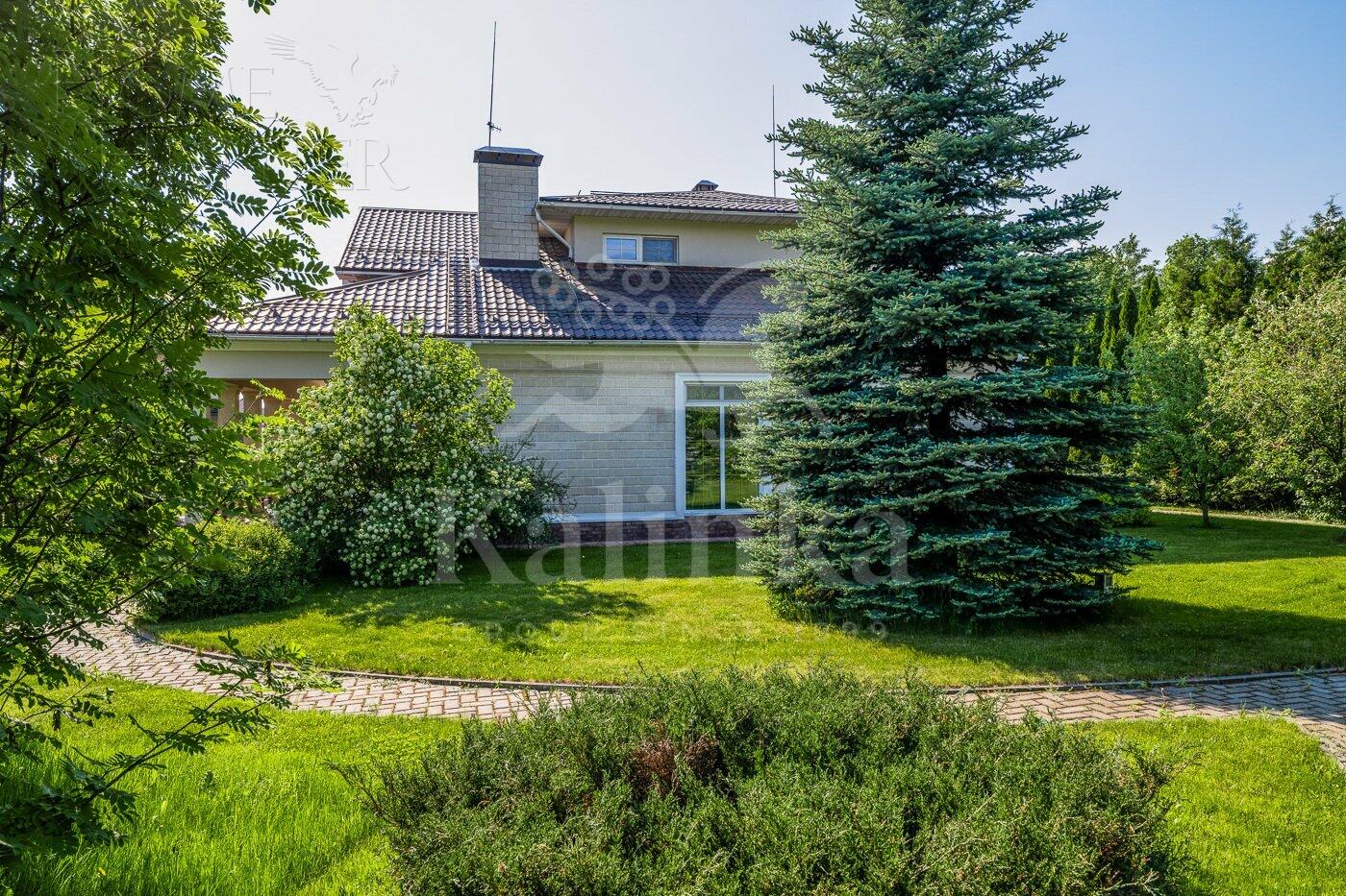 2-этажный коттедж 350 м² с отделкой