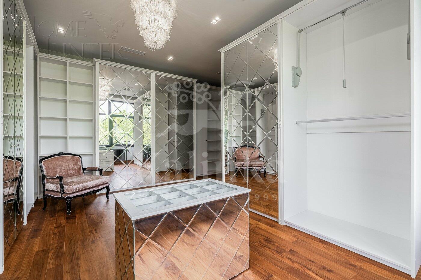 2-этажный коттедж 750 м² с отделкой