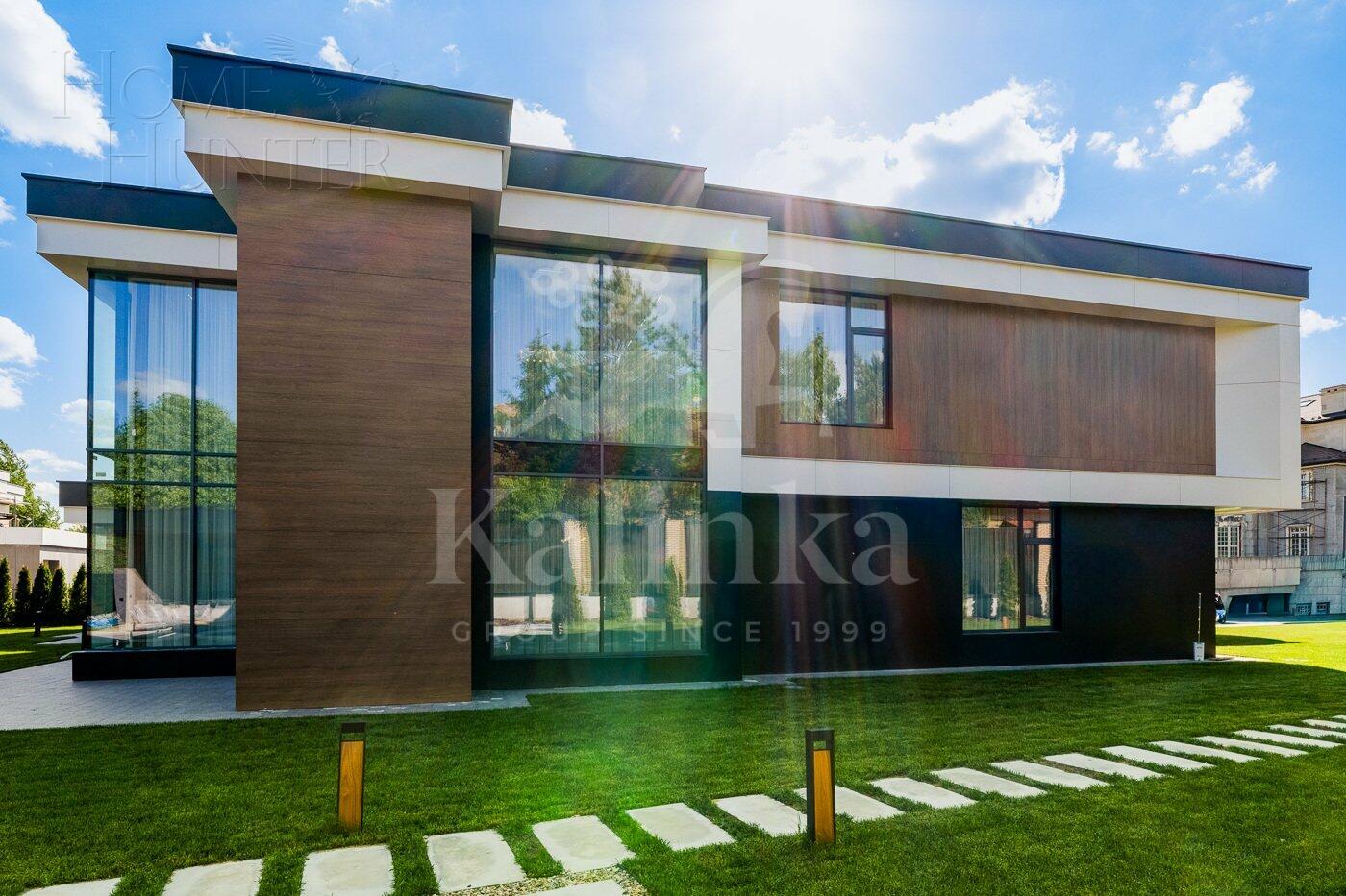 2-этажный коттедж 880 м² с отделкой