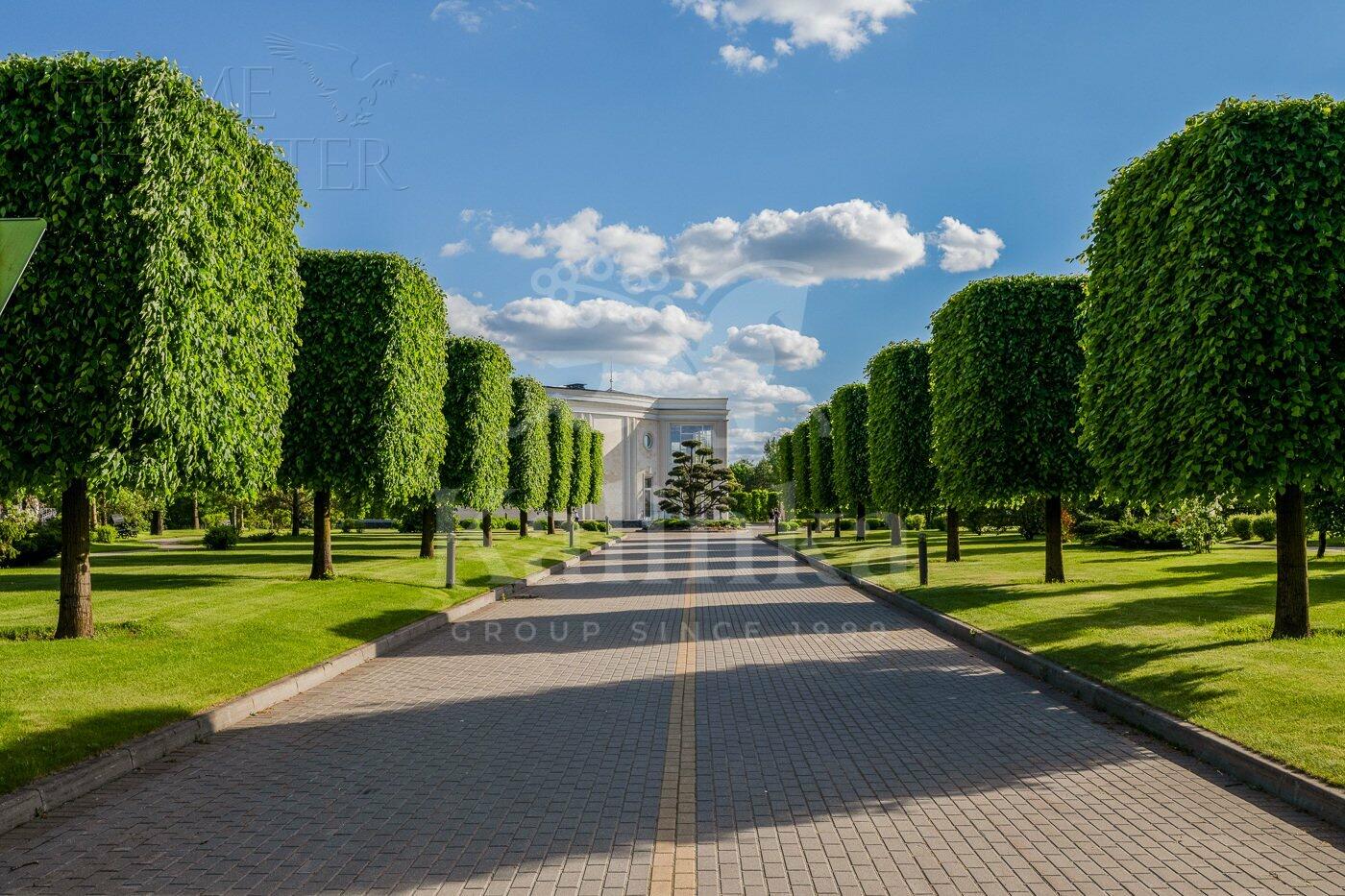 2-этажный коттедж 917.3 м² без отделки