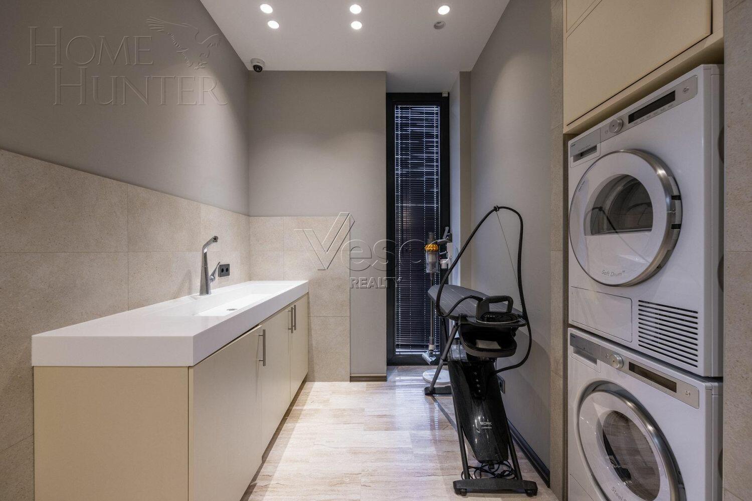 3-этажный коттедж 550 м² с отделкой