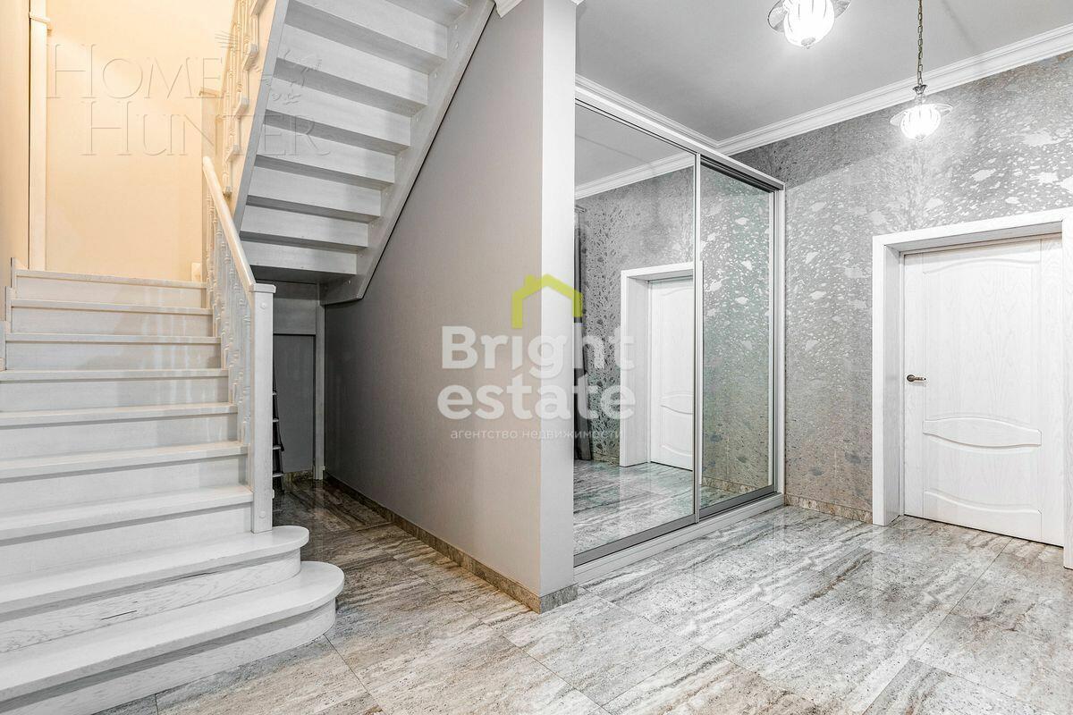 3-этажный коттедж 420 м² с отделкой