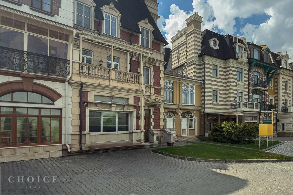 3-этажный таунхаус 395 м² с отделкой