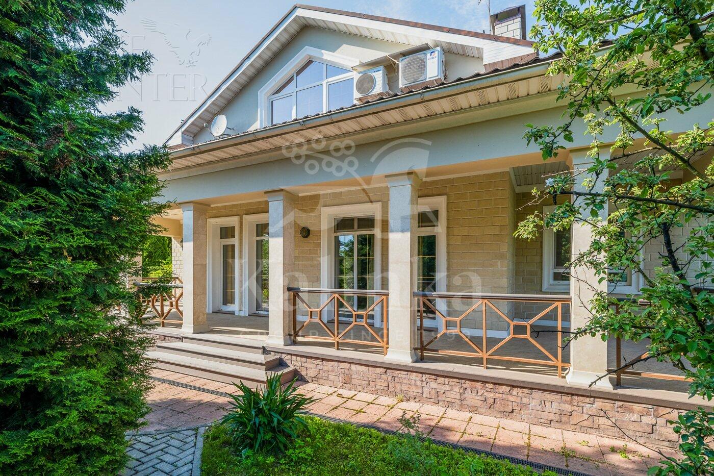 2-этажный коттедж 350 м² с отделкой