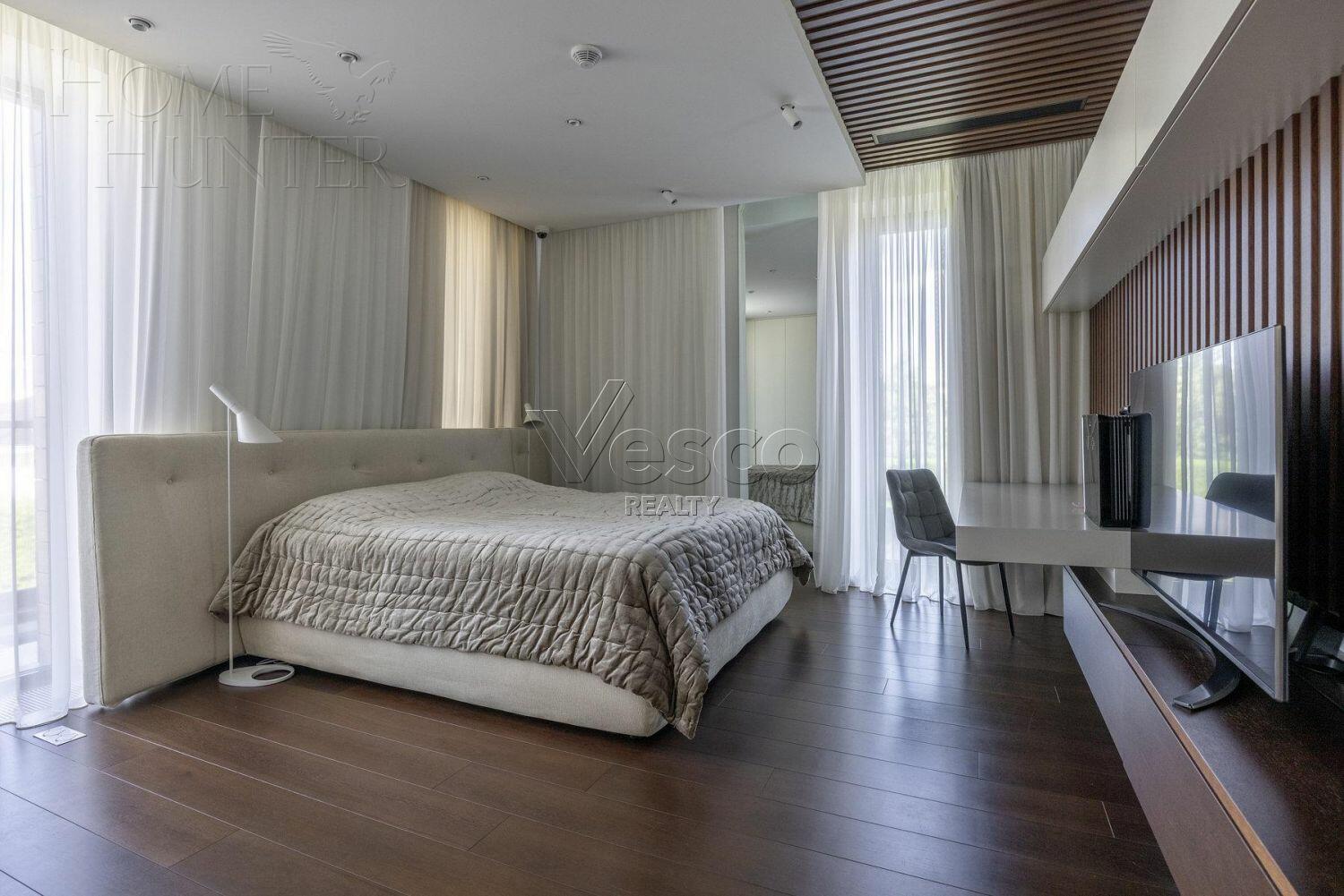 3-этажный коттедж 550 м² с отделкой