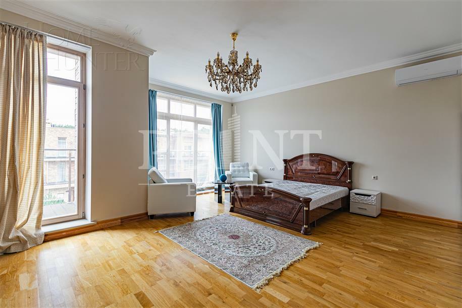 3-этажный таунхаус 265 м² с отделкой