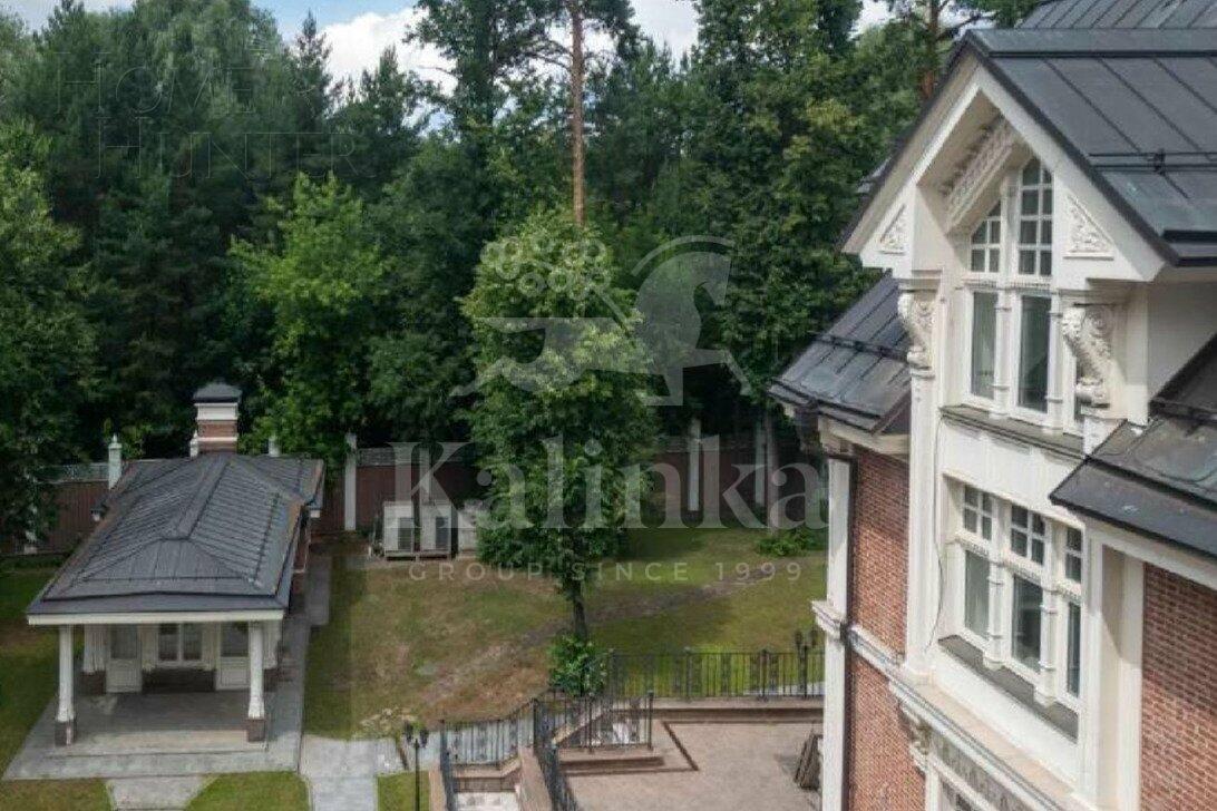 2-этажный коттедж 1 703.4 м² без отделки