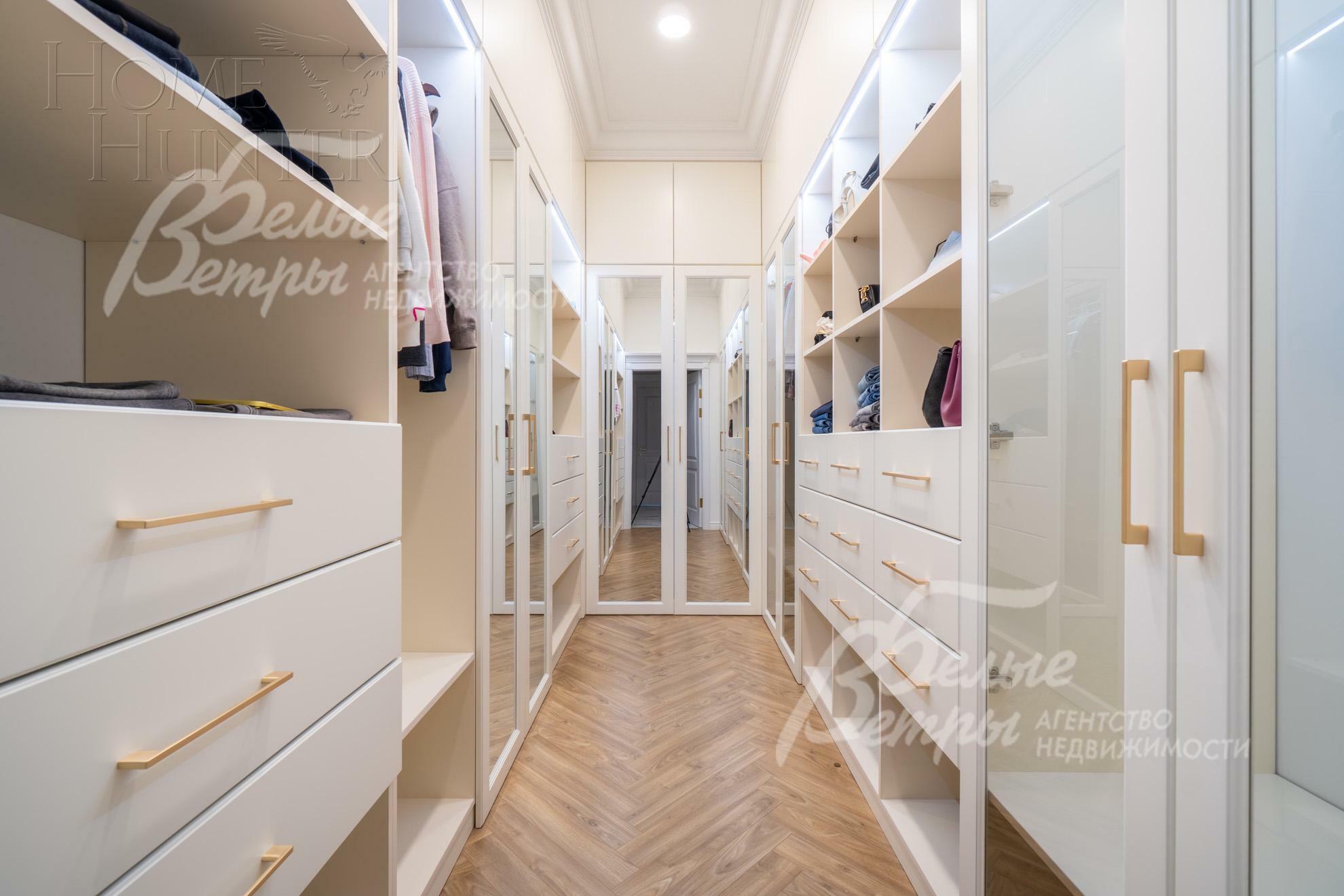 2-этажный коттедж 722 м² с отделкой