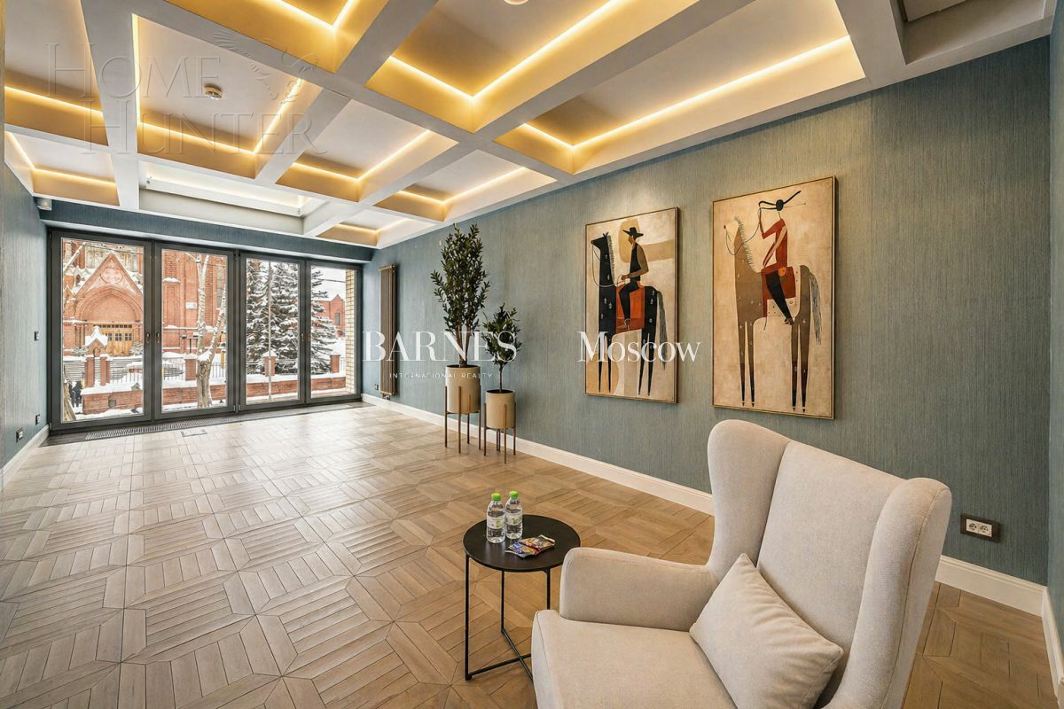 2-УРОВНЕВЫЙ ТАУНХАУС С ОТДЕЛКОЙ 360 М² НА 1 ЭТАЖЕ