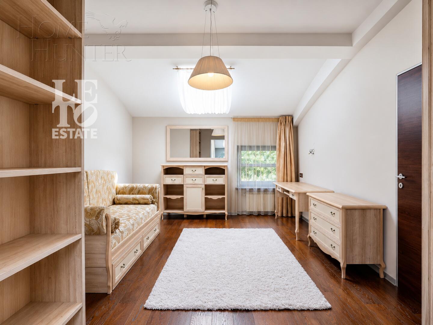 3-этажный коттедж 900 м² с отделкой