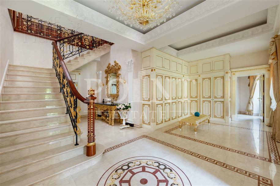 2-этажный коттедж 800 м² с отделкой