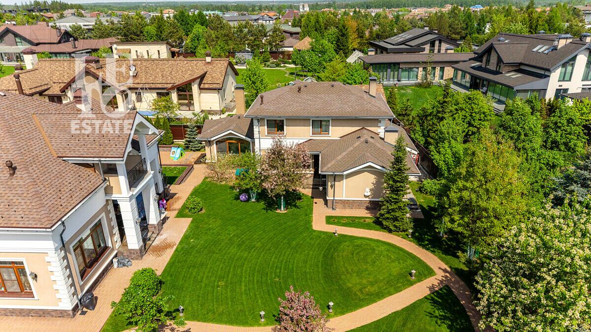 2-этажный коттедж 550 м² с отделкой