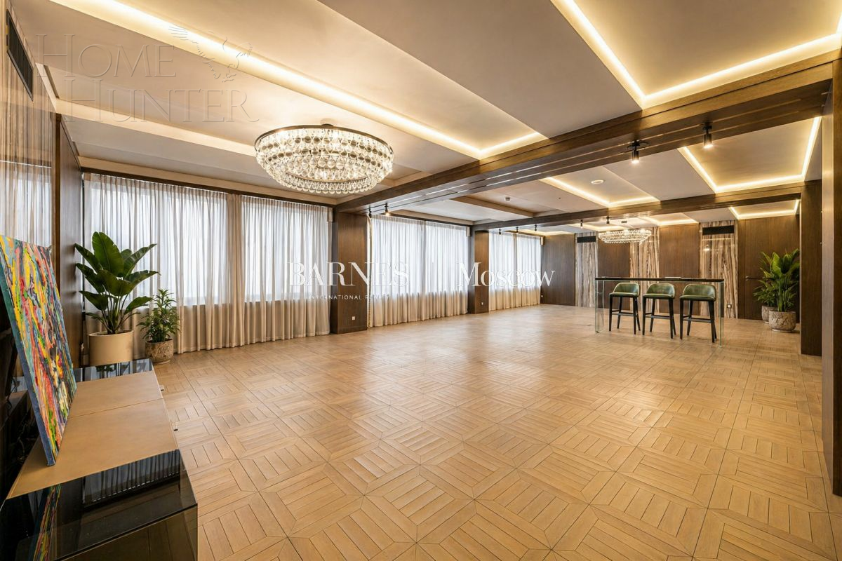 2-УРОВНЕВЫЙ ТАУНХАУС С ОТДЕЛКОЙ 360 М² НА 1 ЭТАЖЕ
