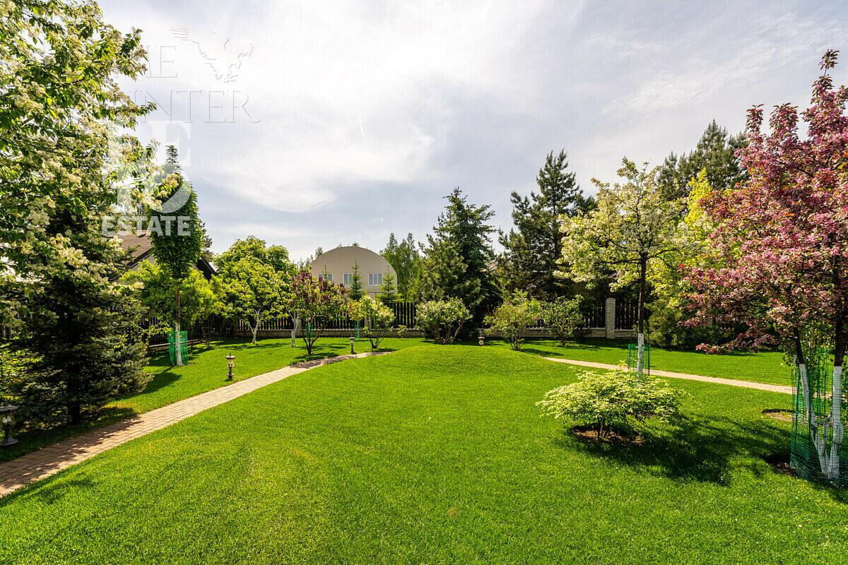 2-этажный коттедж 550 м² с отделкой