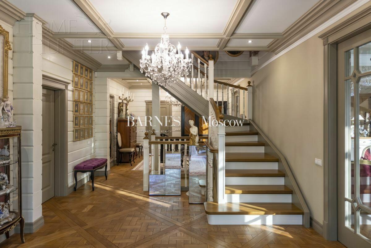2-этажный коттедж 530 м² с отделкой