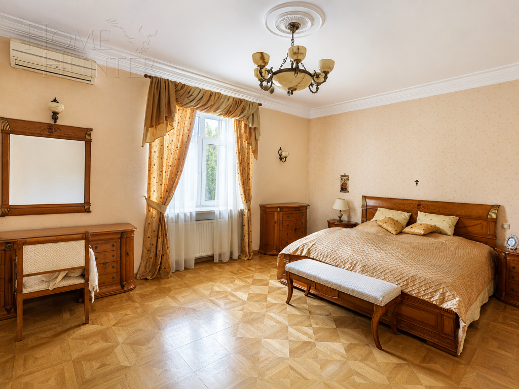 2-этажный коттедж 2 500 м² с отделкой