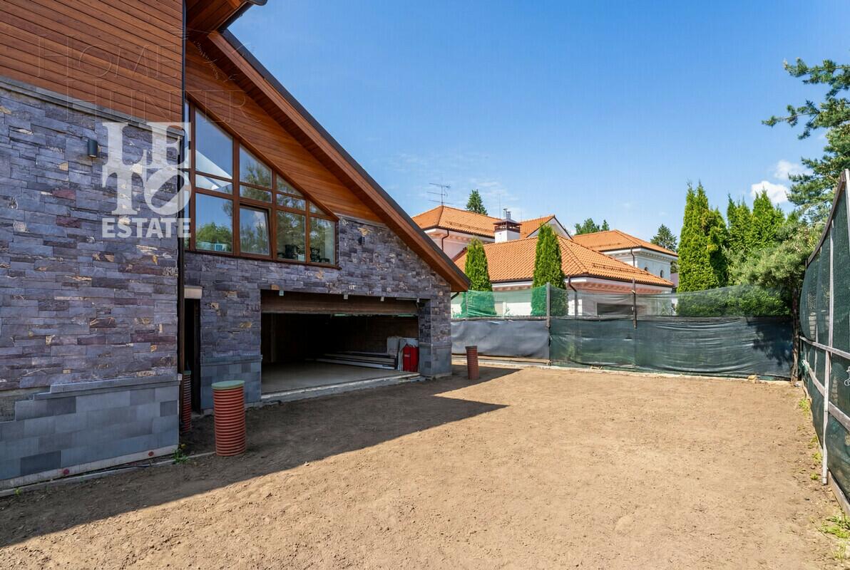 2-этажный коттедж 1 150 м² без отделки