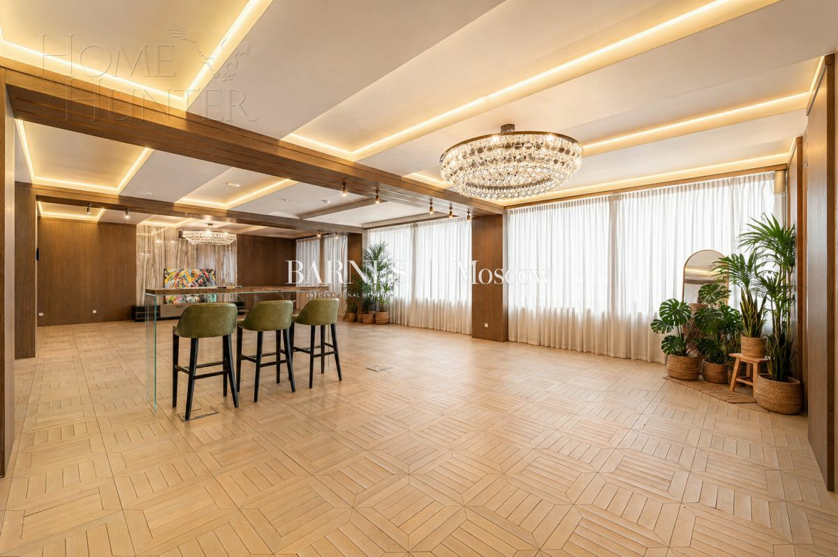 2-УРОВНЕВЫЙ ТАУНХАУС С ОТДЕЛКОЙ 360 М² НА 1 ЭТАЖЕ
