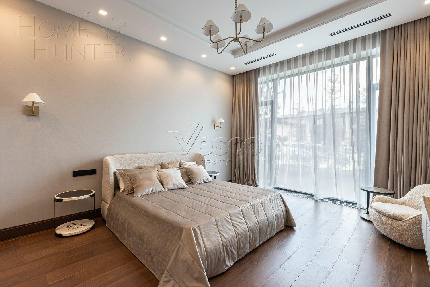 2-этажный коттедж 1 100 м² с отделкой