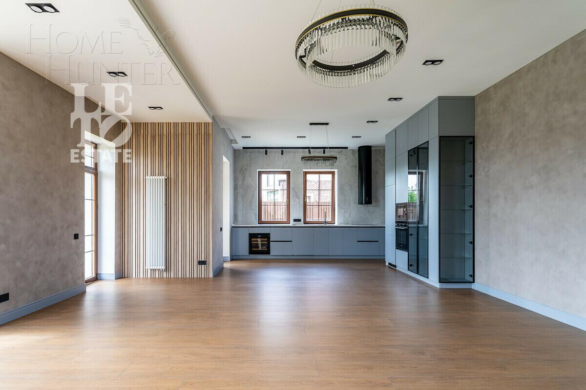 2-этажный коттедж 303 м² с отделкой