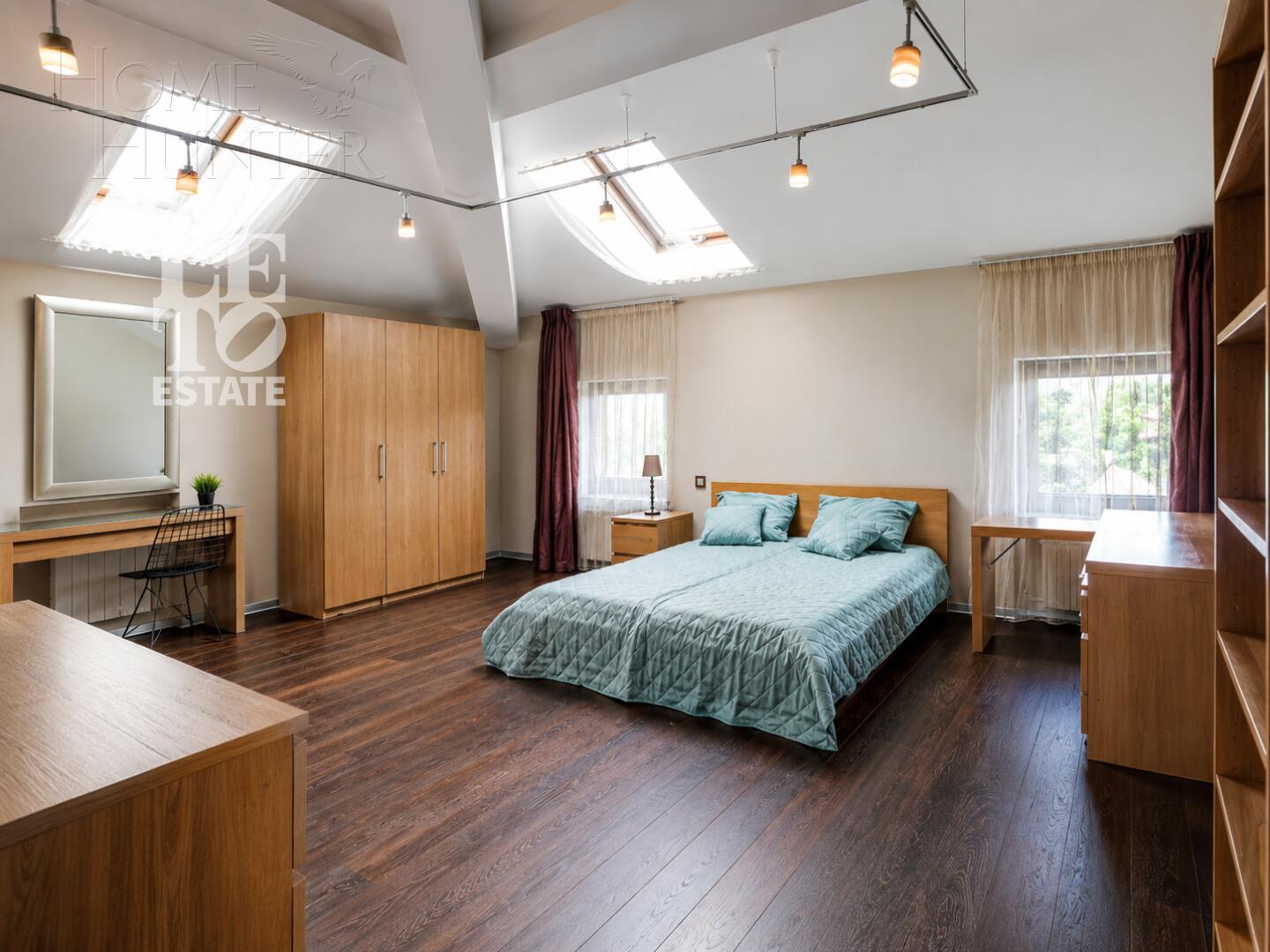 3-этажный коттедж 900 м² с отделкой