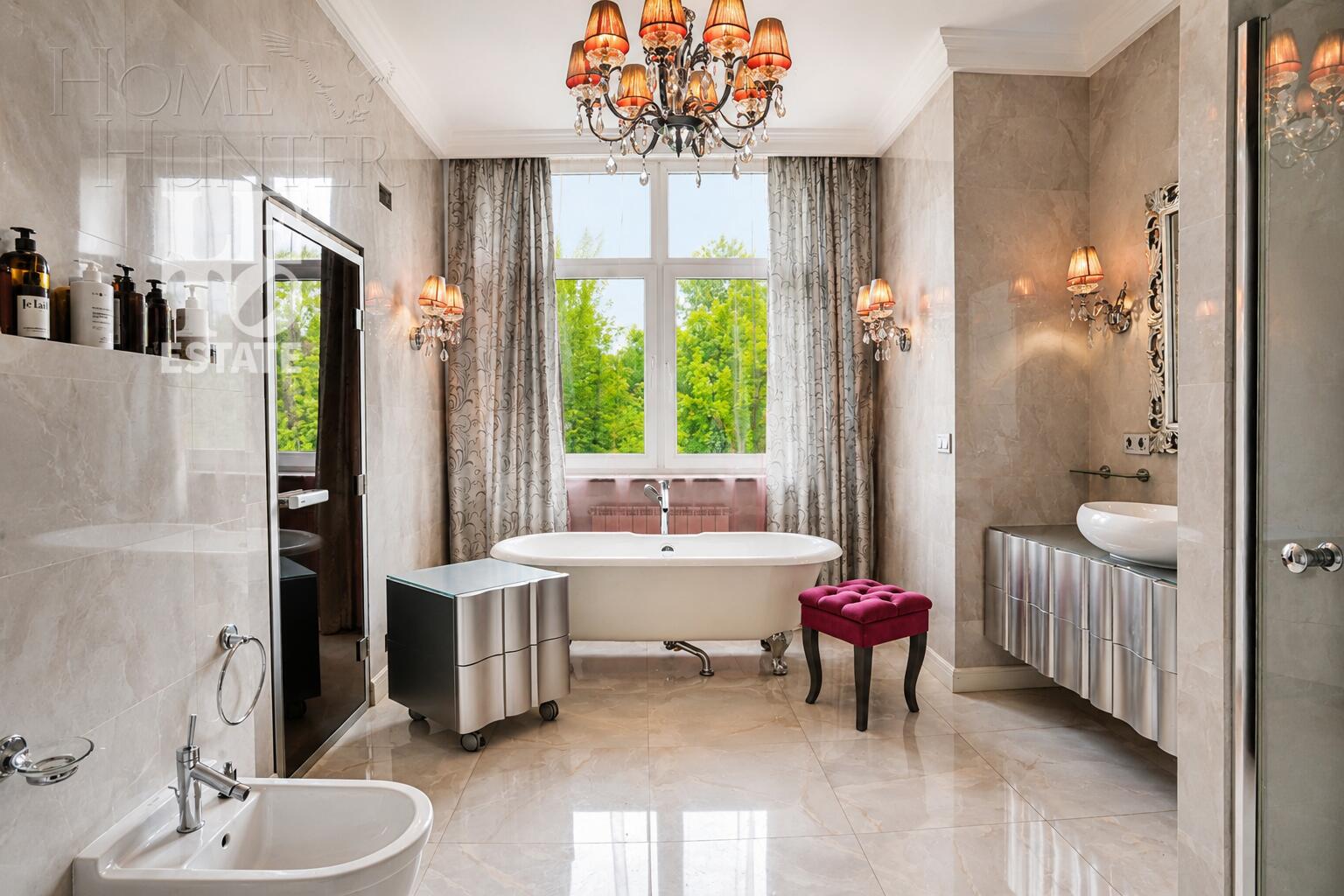 3-этажный коттедж 900 м² с отделкой