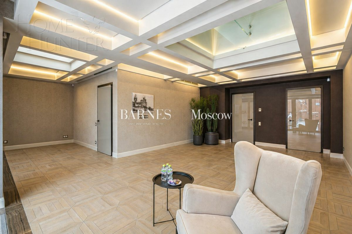 2-УРОВНЕВЫЙ ТАУНХАУС С ОТДЕЛКОЙ 360 М² НА 1 ЭТАЖЕ