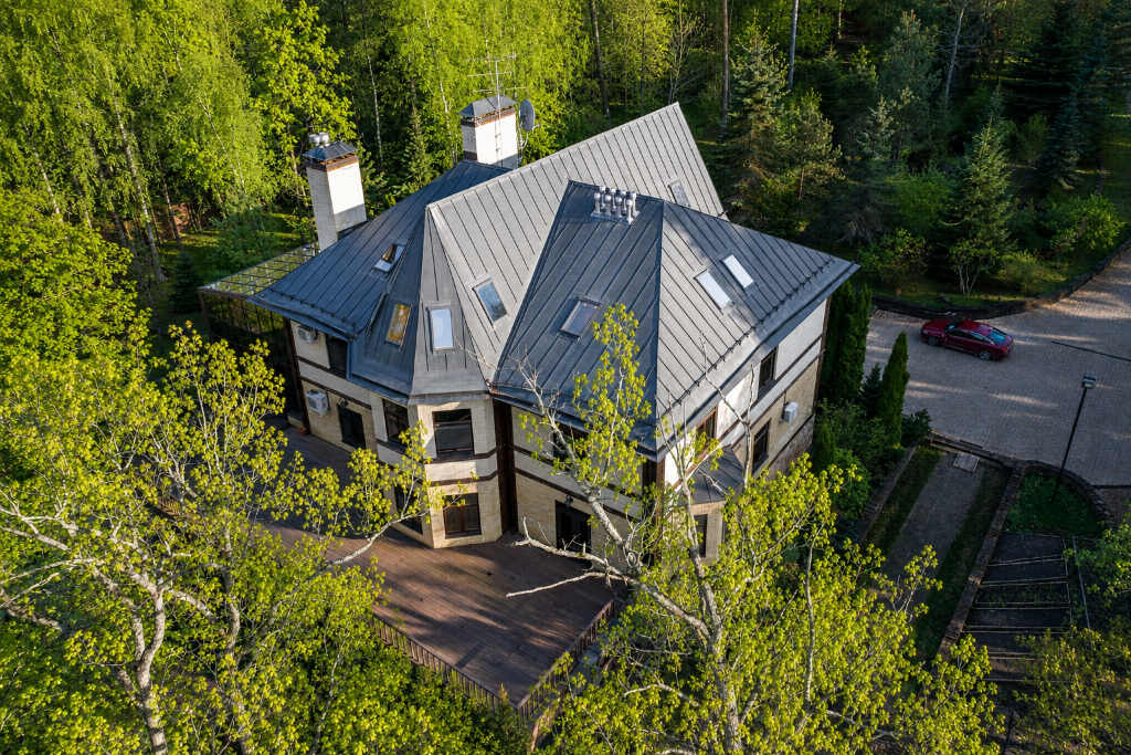 2-этажный коттедж 2 500 м² с отделкой