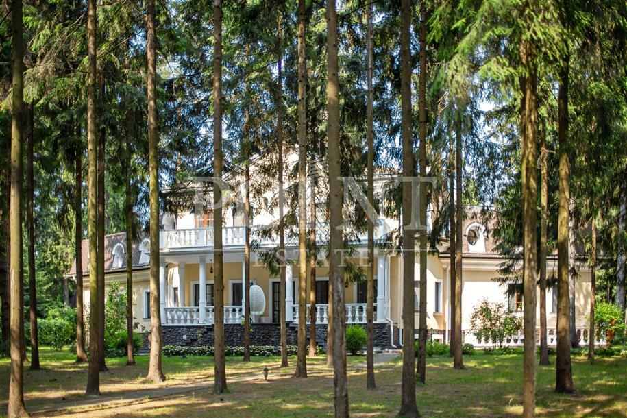 2-этажный коттедж 800 м² с отделкой